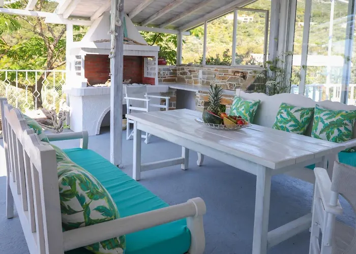 Georgia Villa Skiathos Town