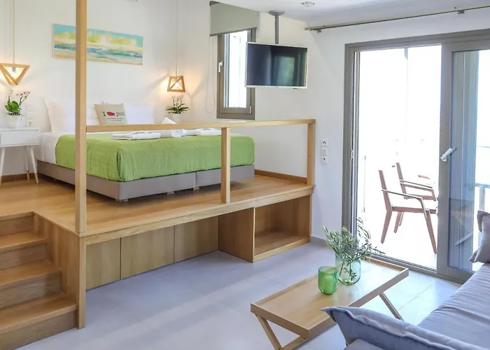 Georgia Villa Skiathos Town