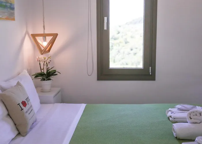 Georgia * Skiathos Town