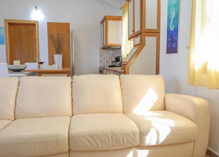 Georgia Villa Skiathos Town