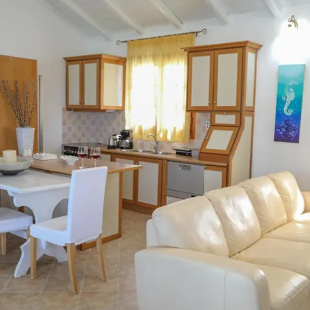 Georgia Villa Skiathos Town